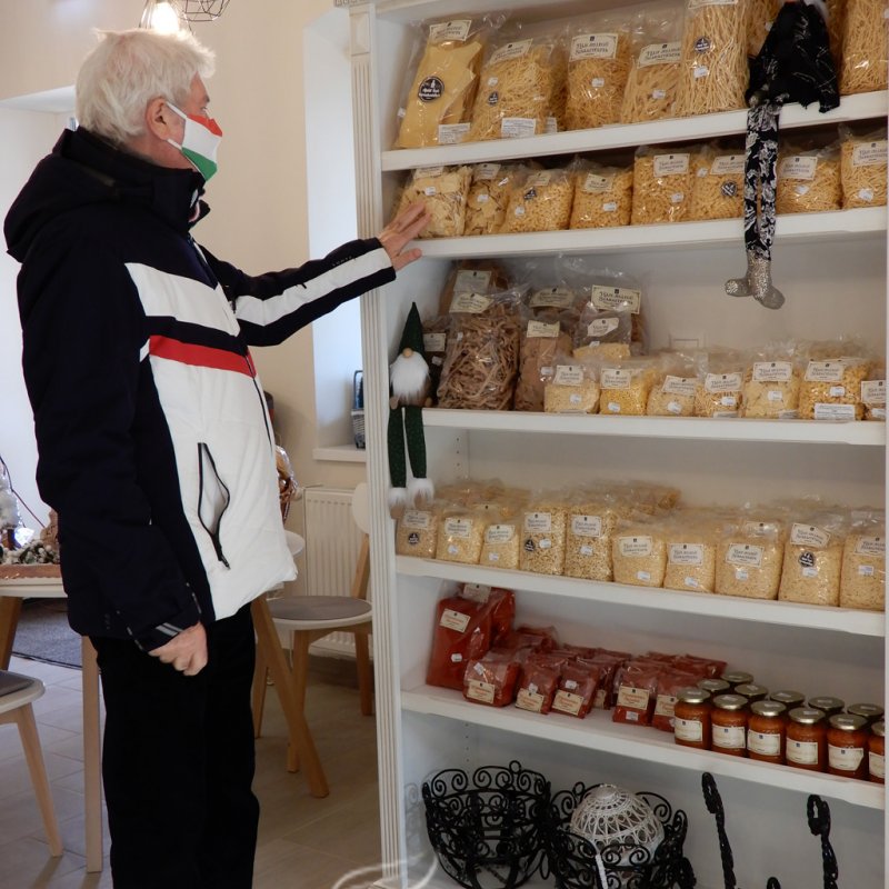 Megnyílt az Apáti Ízek Kereskedőház 37